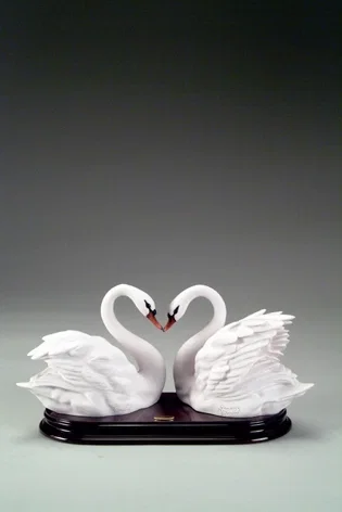 Two Swans by Giuseppe Armani — Sculpture