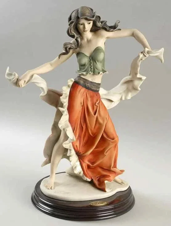 Esmeralda by Giuseppe Armani