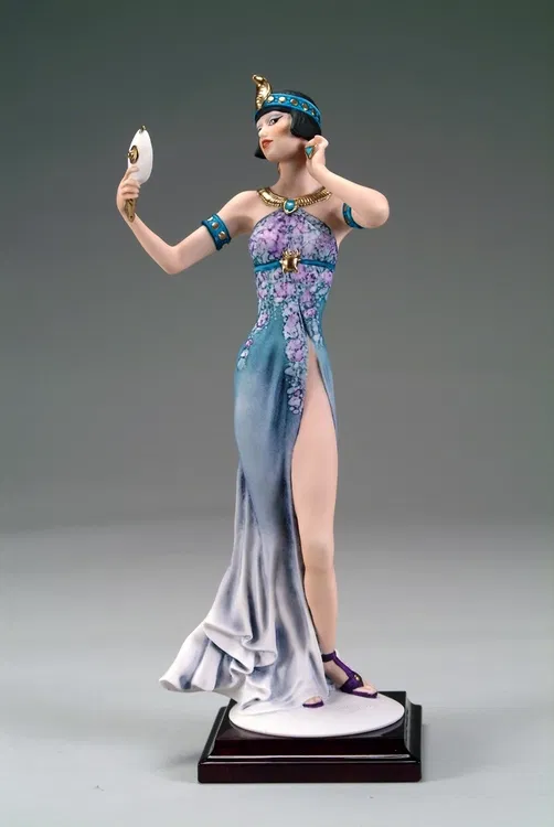 Giuseppe Armani - Cleopatra