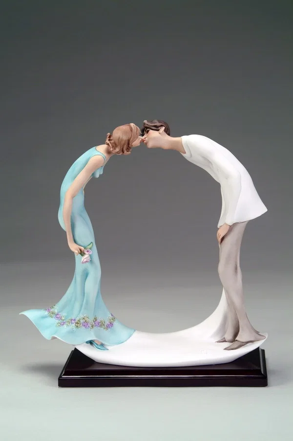The Kiss by Giuseppe Armani — Sculpture