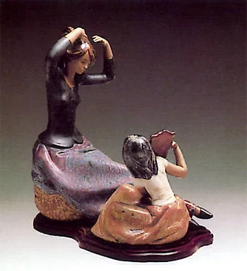 Tying The Ribbon 1980-85 by Lladro — Porcelain Figurine
