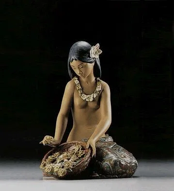 HawaIIan Flower Vendor 1982-2000 by Lladro — Porcelain Figurine