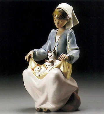 Lap Full Of Love 1995-99 by Lladro — Porcelain Figurine