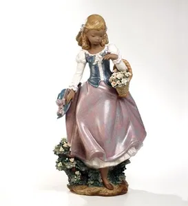 Lladro - Winds Of Springtime