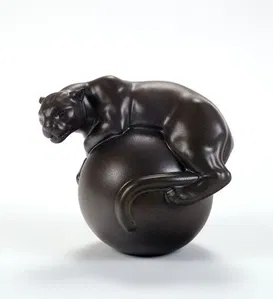 Lladro - Vigilant Paperweight
