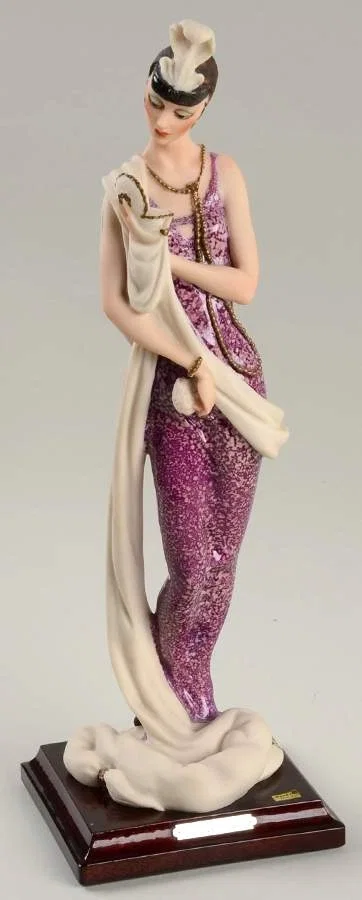 Lady With Powder Puff by Giuseppe Armani — Sculpture