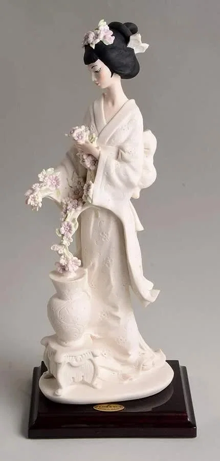 Oriental Lady by Giuseppe Armani — Sculpture