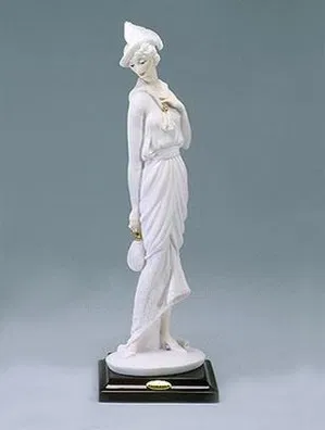 Lady With Handbag by Giuseppe Armani | Elegant Porcelain