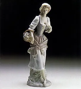 Lladro - Girl With Basket 1970-81