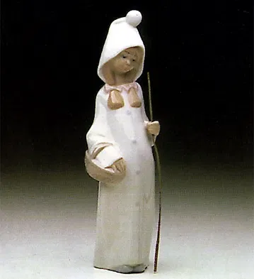 Girl With Basket 1969-01 by Lladro | Handcrafted Spanish Porcelain