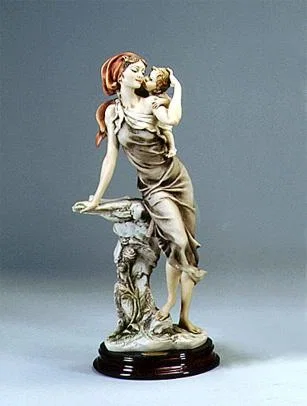 Sof Kiss by Giuseppe Armani