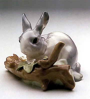Rabbit Eating Grey 1971-98 by Lladro — Porcelain Figurine