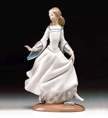 Cinderella 1972-98 by Lladro | Handcrafted Spanish Porcelain Art Cinderella 1972-98 by Lladro | Handcrafted Spanish Porcelain Art