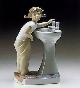 Lladro - Clean Up Time 1973-93