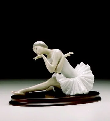 Death Of A Swan (white) 1983-87 by Lladro — Porcelain Figurine