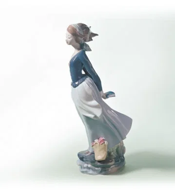 Sea Breeze 1974-02 by Lladro — Porcelain Figurine