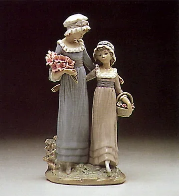Daughters 1978-91 by Lladro — Porcelain Figurine