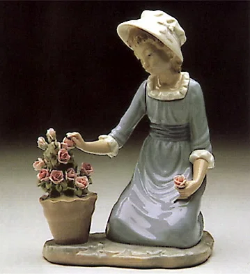 Flowers In Flower Pot 1980-85 by Lladro — Porcelain Figurine