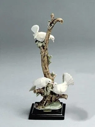 THREE DOVES by Giuseppe Armani — Sculpture