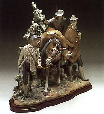 Successful Hunt Le1000   1980-93 by Lladro — Porcelain Figurine