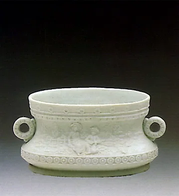 Decorated Centrepiece 1984-88 by Lladro — Porcelain Figurine