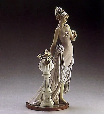 A Touch Of Class by Lladro | Porcelain Figurine
