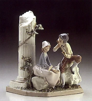 Lovers Serenade 1986-89 by Lladro — Porcelain Figurine