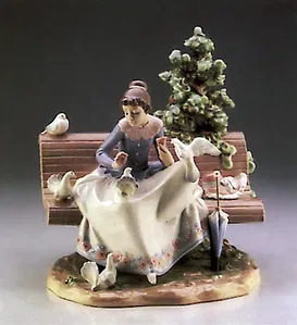 Lladro - Feeding The Pigeons  1987-89