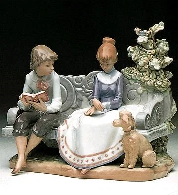 Poodle Loves Poetry 1987-98 by Lladro — Porcelain Figurine