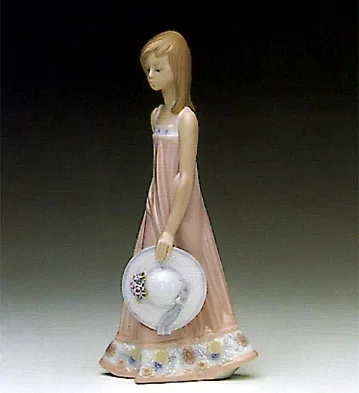 Sara by Lladro — Porcelain Figurine