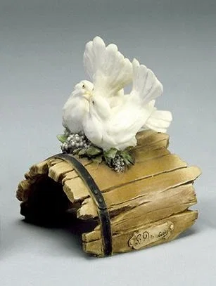 TWO DOVES ON BARREL by Giuseppe Armani — Sculpture