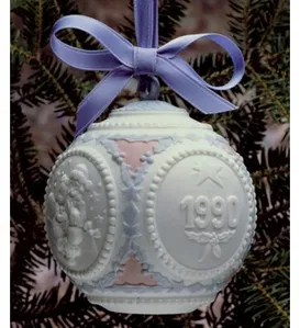 Lladro - Christmas Ball 1990 Ornament