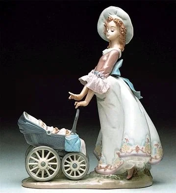 リヤドロ[LLADRO]　乳母車(sister's pride) Sisters Pride 1992-96 by Lladro | Porcelain Figurine