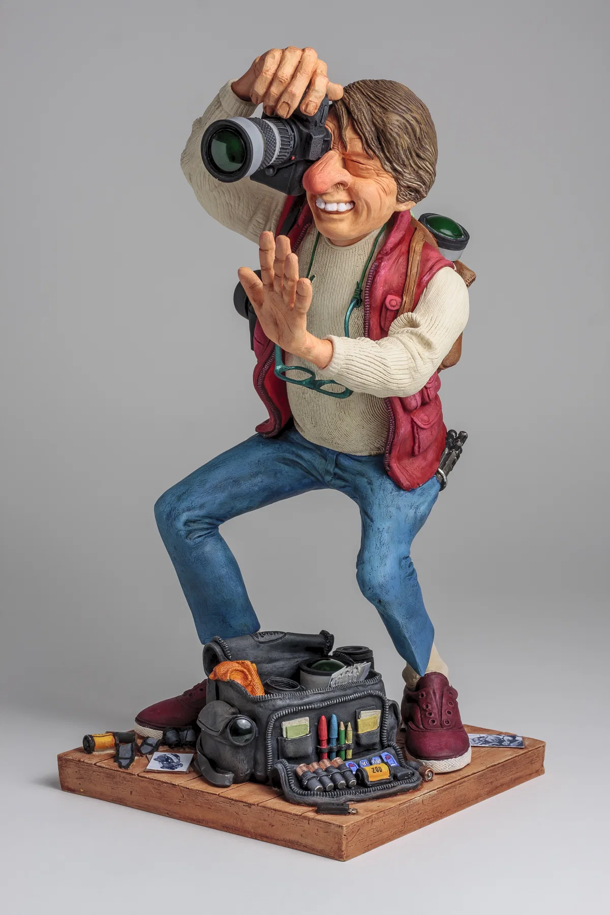 The Photographer by Guillermo Forchino — Comical Art Sculpture