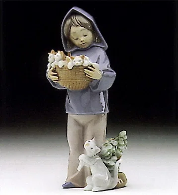 Mother's Little Helper by Lladro — Porcelain Figurine