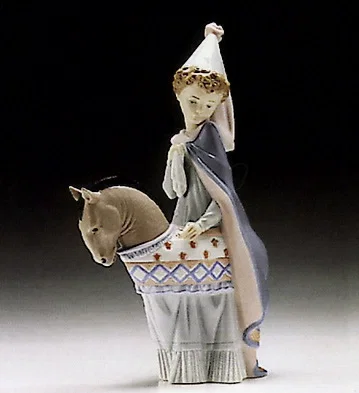 Medieval Princess 1994-96 *** by Lladro — Porcelain Figurine