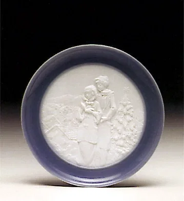 Christmas Melodies Plate by Lladro — Porcelain Figurine