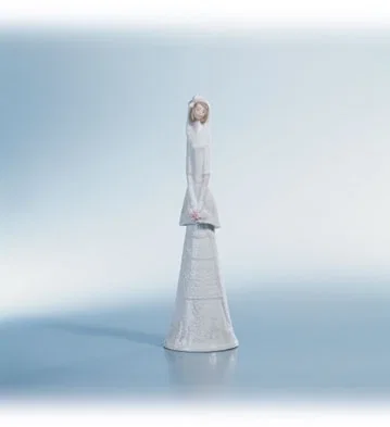 Bridal Bell 1995-01 by Lladro — Porcelain Figurine