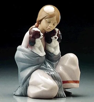 Snuggle Up 1995-2000 by Lladro — Porcelain Figurine