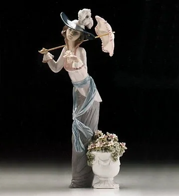Flower Of Paris 1996-99 by Lladro — Porcelain Figurine