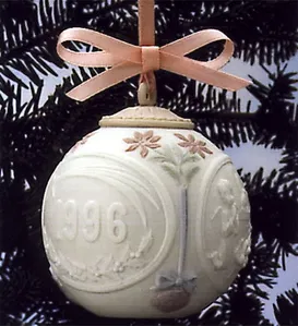 Lladro - Christmas Ball 1996 Ornament