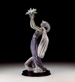 美品　LLADRO Spring Splendor Woman Figurine | Lladró® Canada