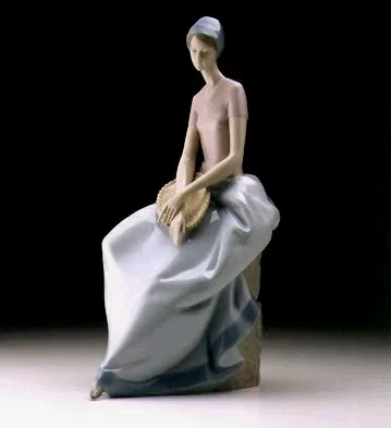 A Quiet Moment 1997-99 by Lladro — Porcelain Figurine