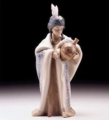 Ceremonial Princess 1997-00 by Lladro — Porcelain Figurine