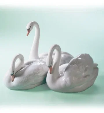 Elegant Trio 1999-02 by Lladro — Porcelain Figurine