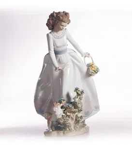 Lladro - Sunday Stroll 1999-02
