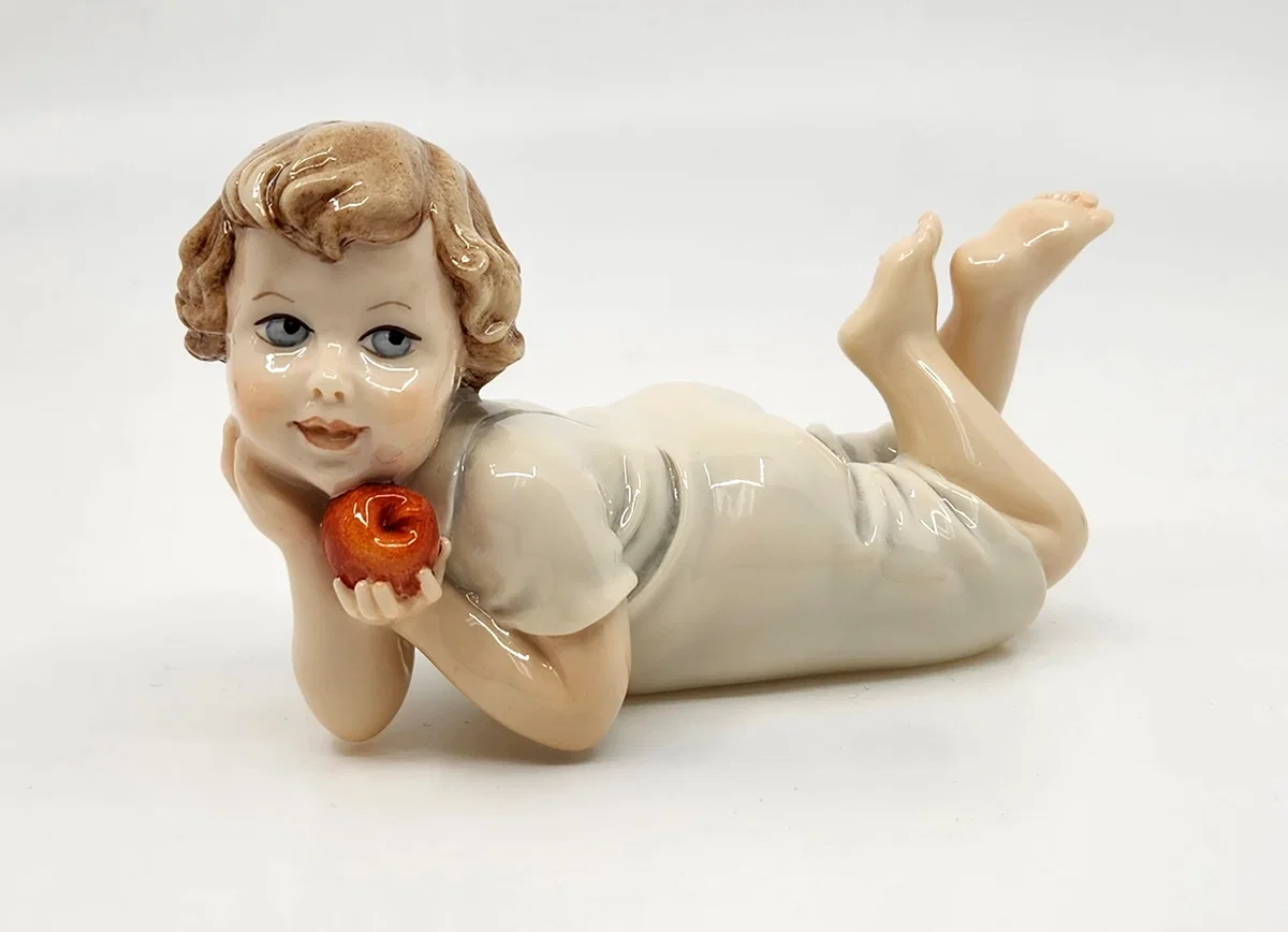 LITTLE APPLE by Giuseppe Armani — Sculpture