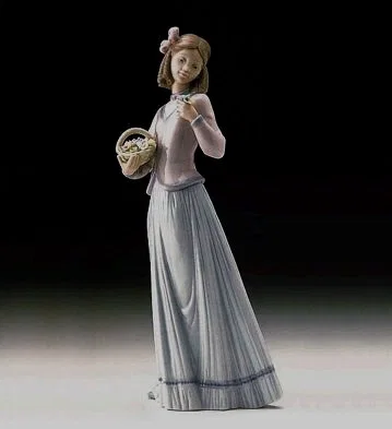 Innocence In Bloom 1996 Society by Lladro — Porcelain Figurine