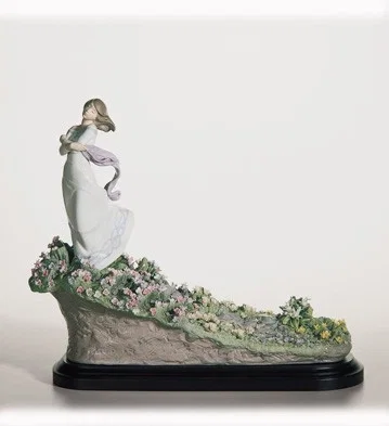 A SEA OF FLOWERS 2006-11 by Lladro — Porcelain Figurine