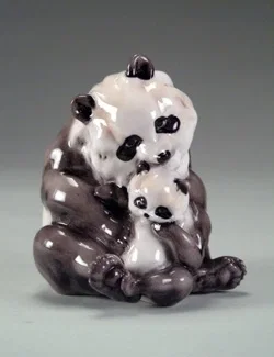 PANDA WITH BABY by Giuseppe Armani — Sculpture